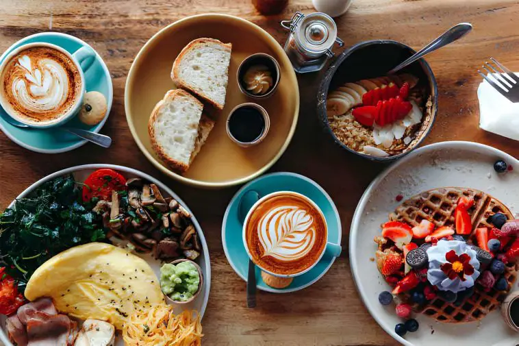 5 Easy Ways to Glam Up an At-Home Brunch for Less