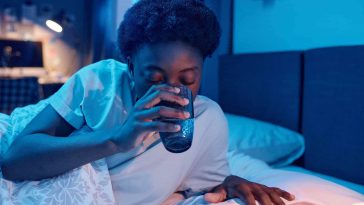 The pros and cons of drinking water Before Bed