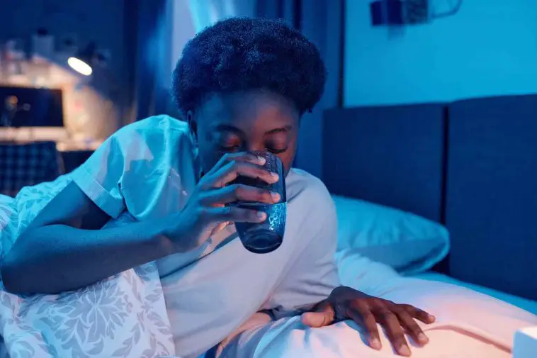The pros and cons of drinking water Before Bed